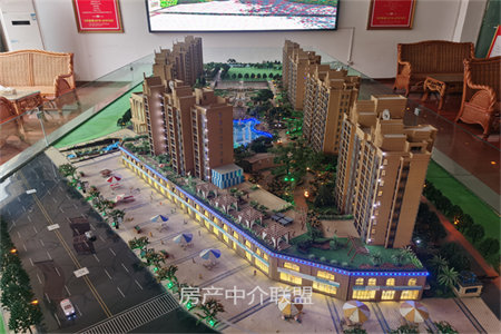 密州尚清华小区3室2厅1卫87万114m2中档装修出售
