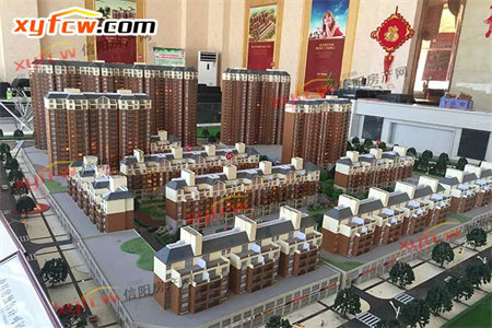 东城名苑多层128平米套三带大车库75万！